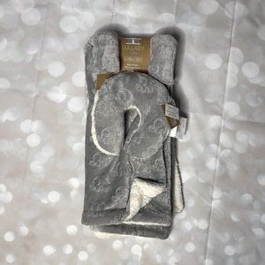 Lullaby Kids 3 pc set Plush Sherpa Baby Blanket / Strap Cover / Travel Pillow